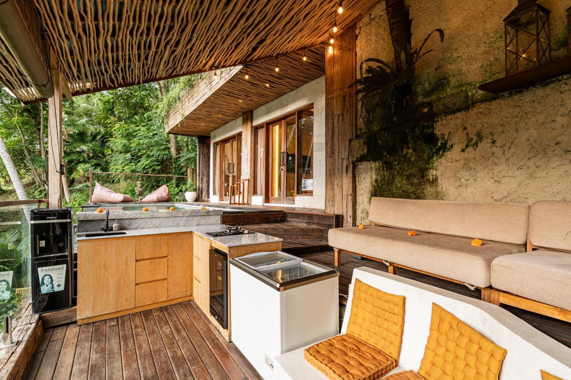 Ubud Riverside Villa Exterior photo
